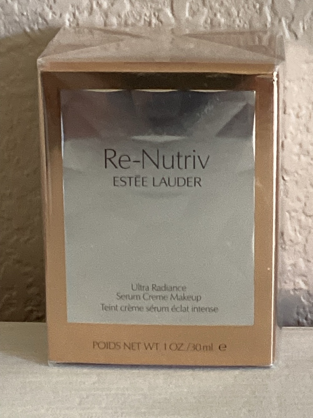 RE-NUTRIV Foundation
ULTRA RADIANCE SERUM CREME MAKEUP FOUNDATION
3N1